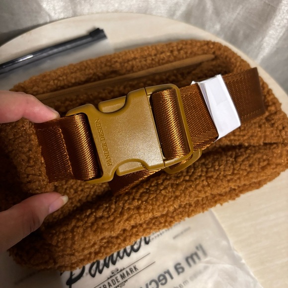 Pander Sherpa Fleece Belt Bag - Saddle Brown🦋 - Picture 8 of 9
